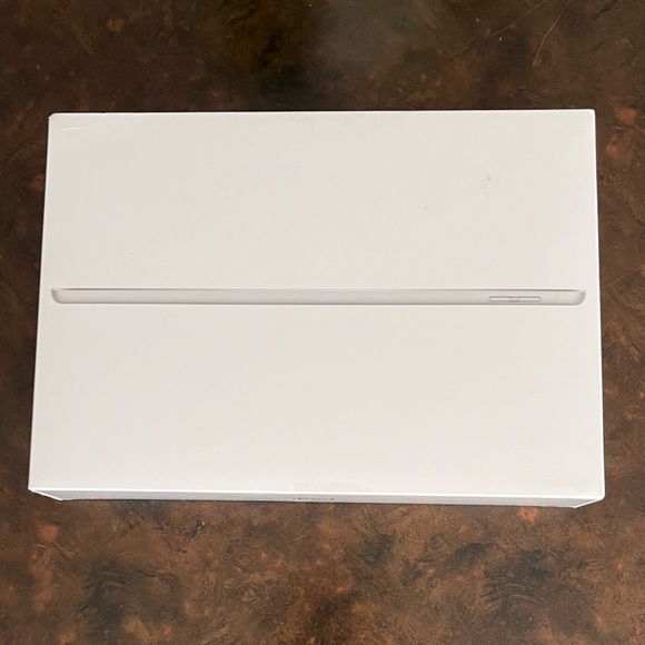 9th Generation iPad - Picture 1 of 2